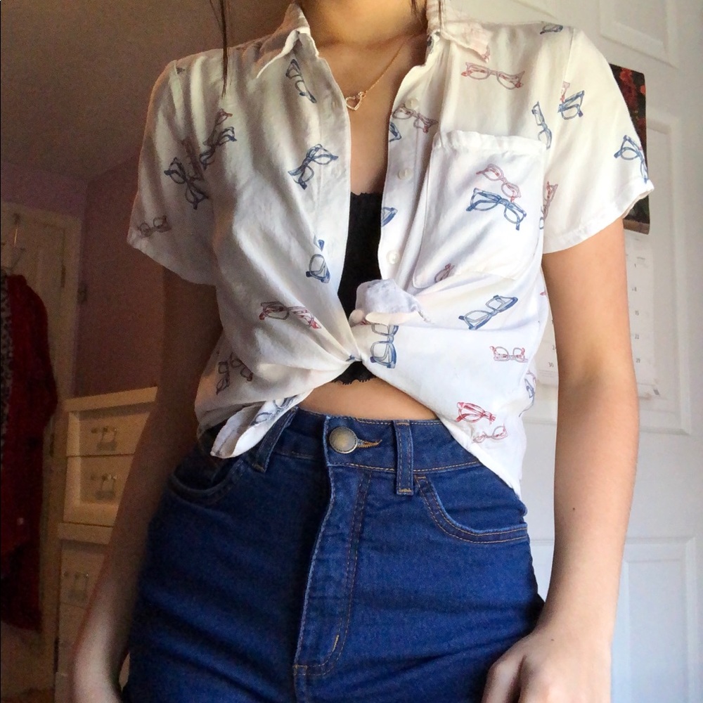 white button up blouse w/sunglass pattern